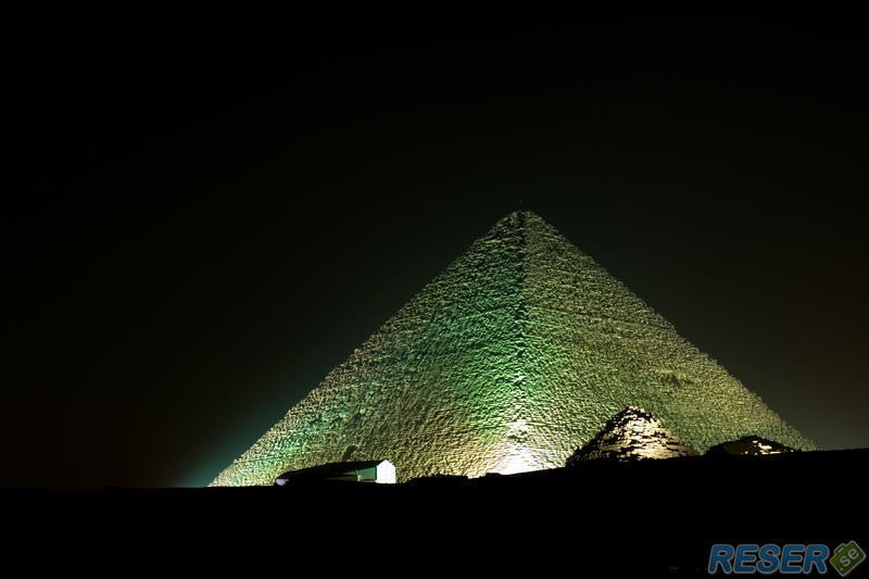 Cheopspyramiden på natten