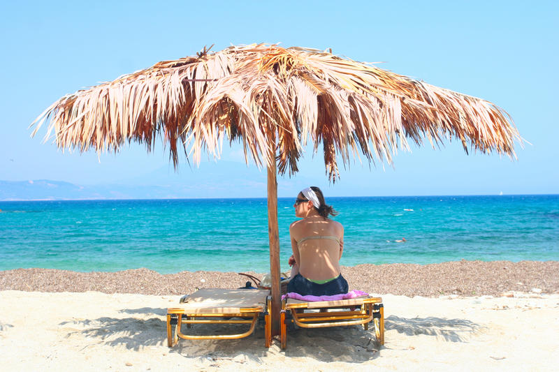 Vacker strand på ön Skiathos, Grekland