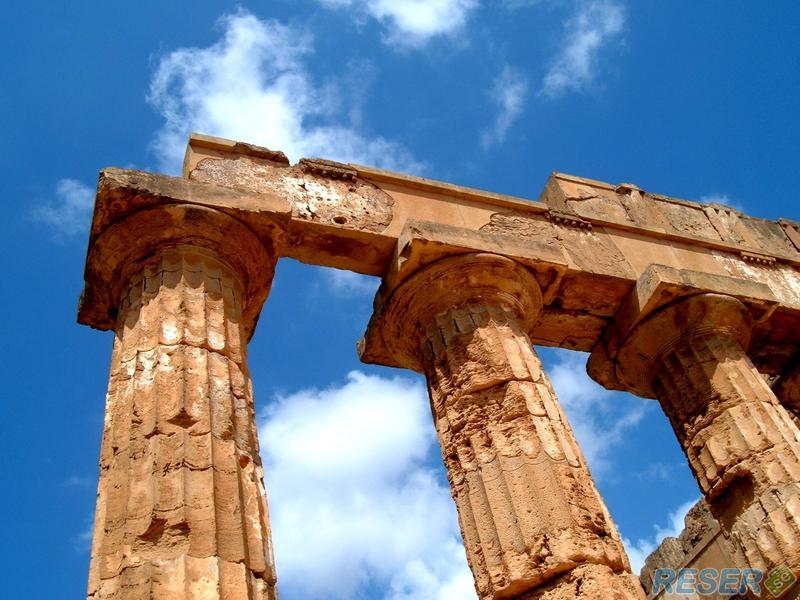 Pelare som tillhör tempel i Selinus