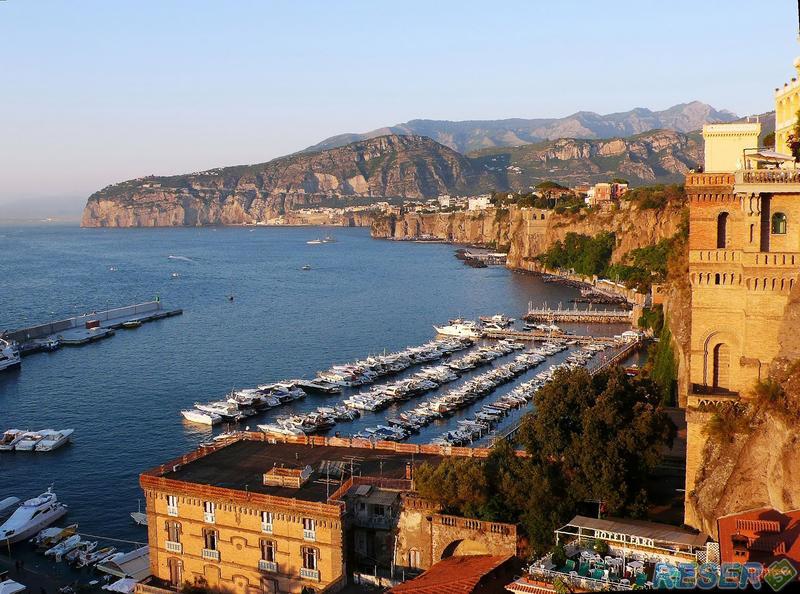 Vackert havslandskap vid Sorrento