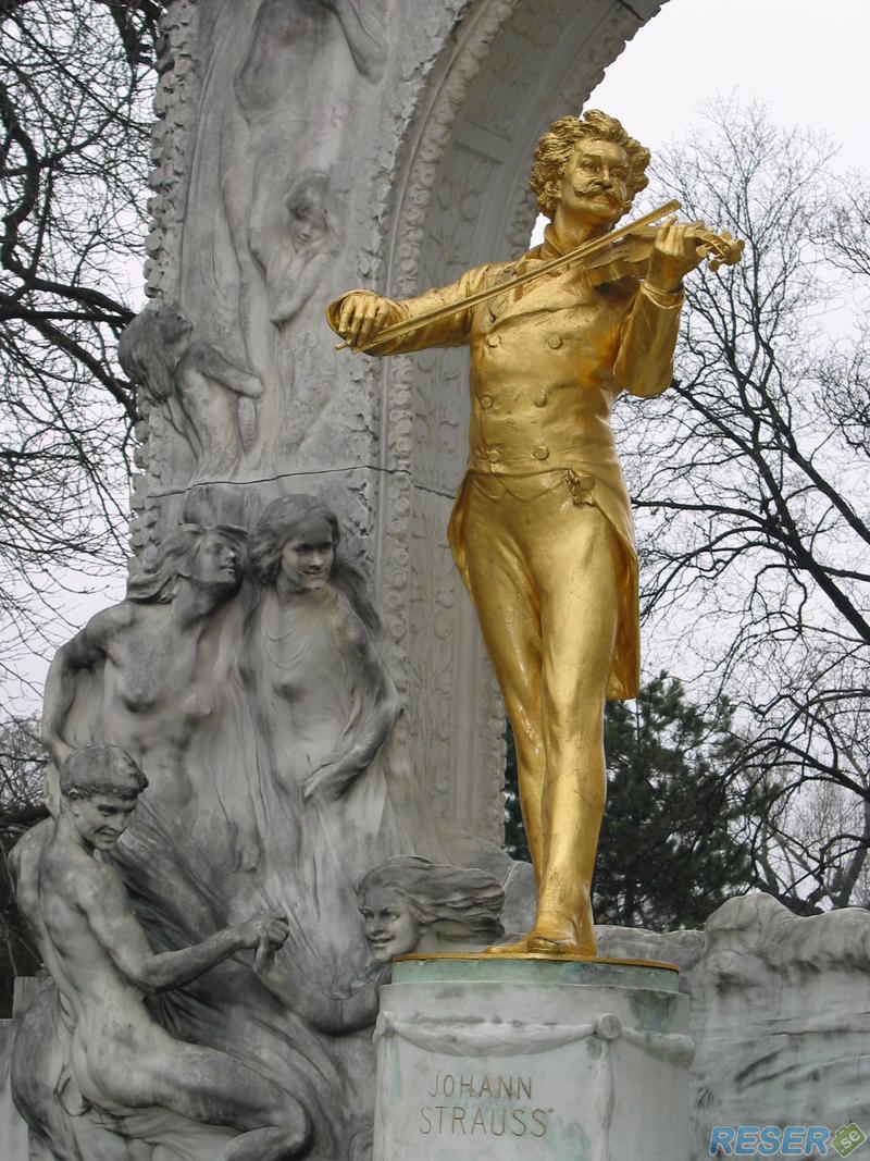 Johann Strauss staty